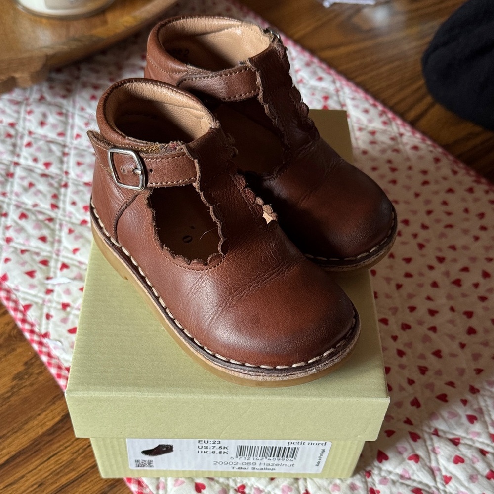 Petit Nord Copenhagen T-Bar Scallop Leather Kids Shoes